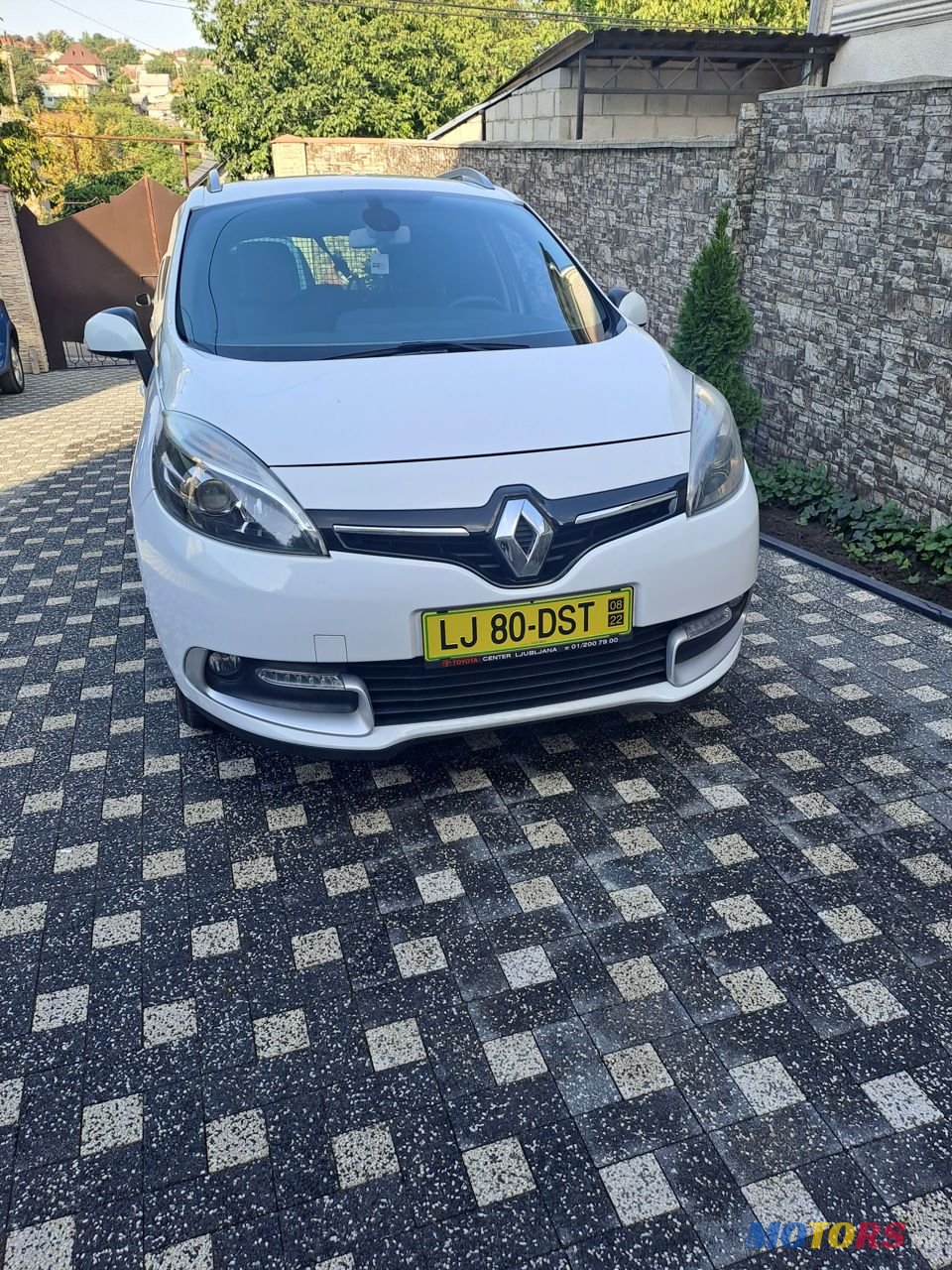 2013' Renault Grand Scenic photo #1