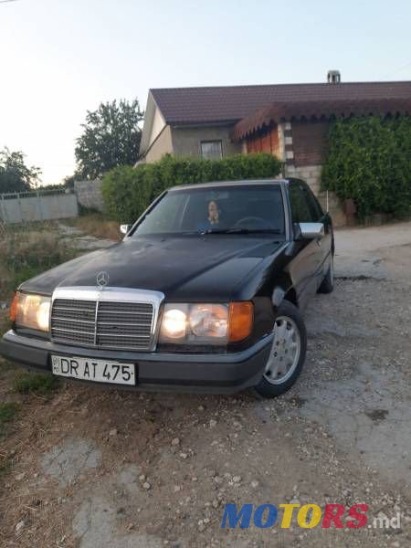 1992' Mercedes-Benz 124 photo #4