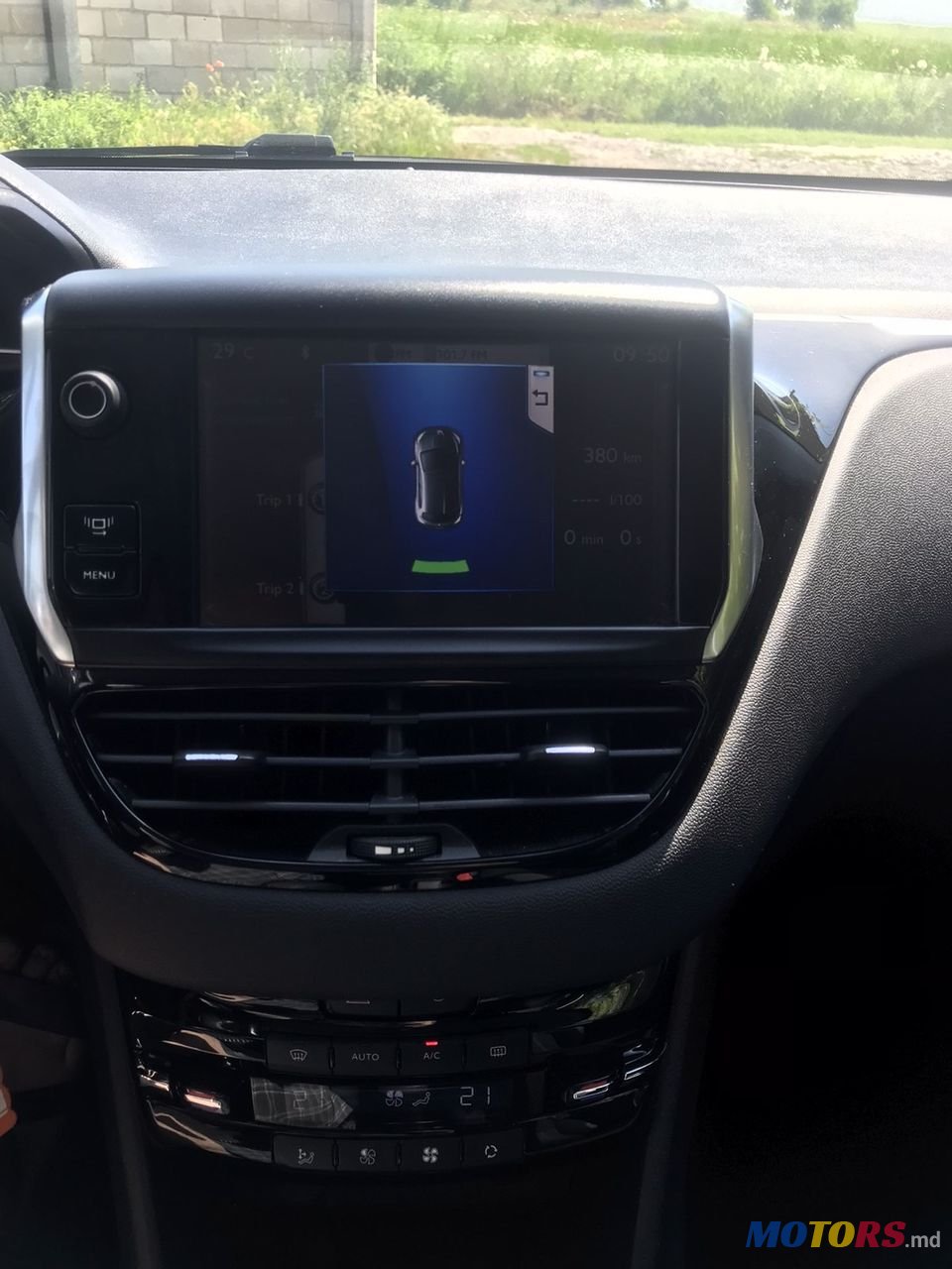 2012' Peugeot 208 photo #6