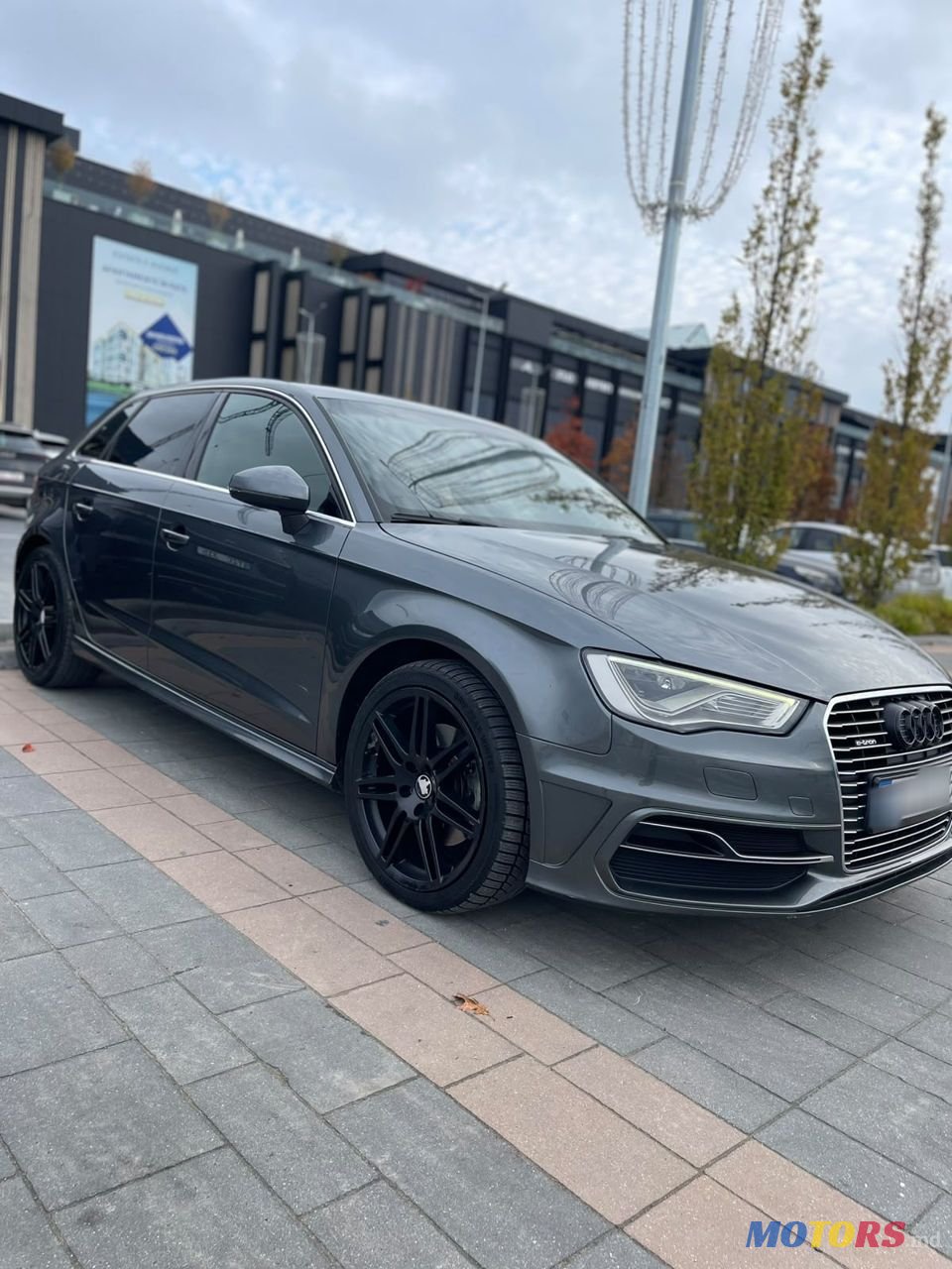 2015' Audi A3 E-Tron photo #3