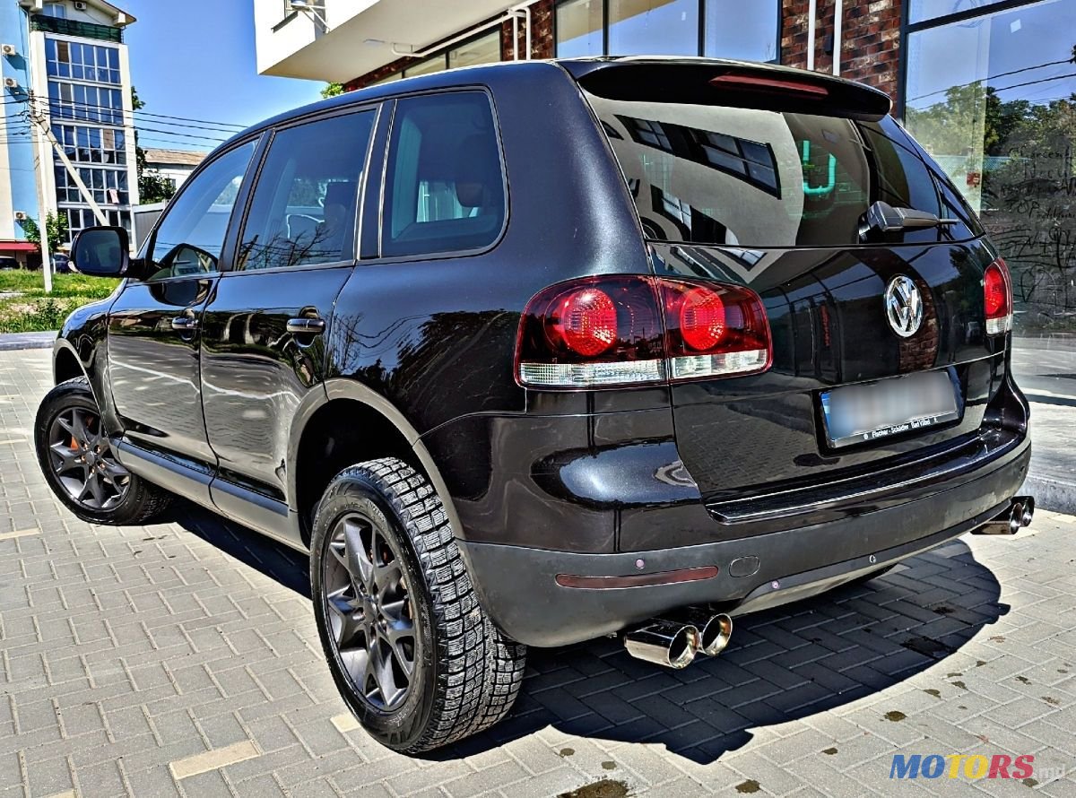 2008' Volkswagen Touareg photo #3