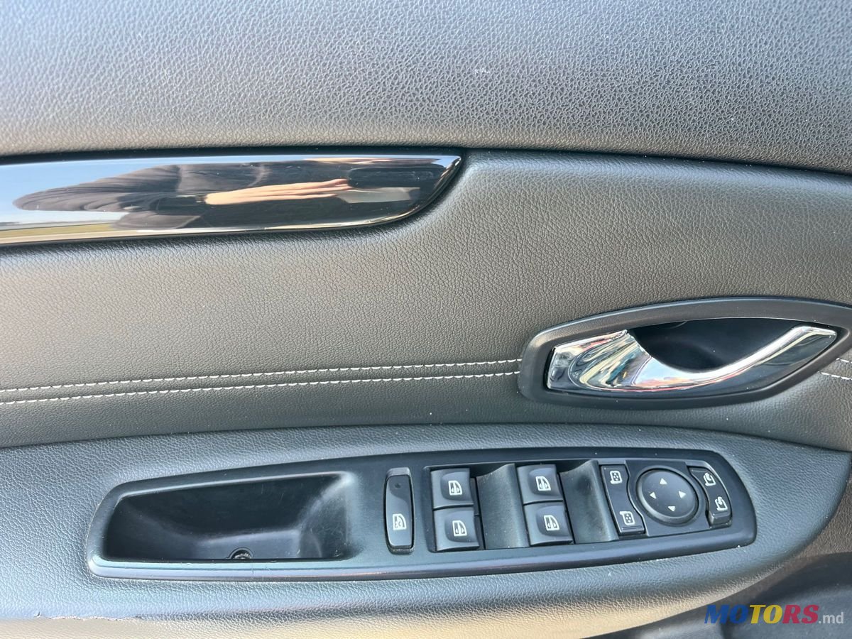 2013' Renault Grand Scenic photo #6