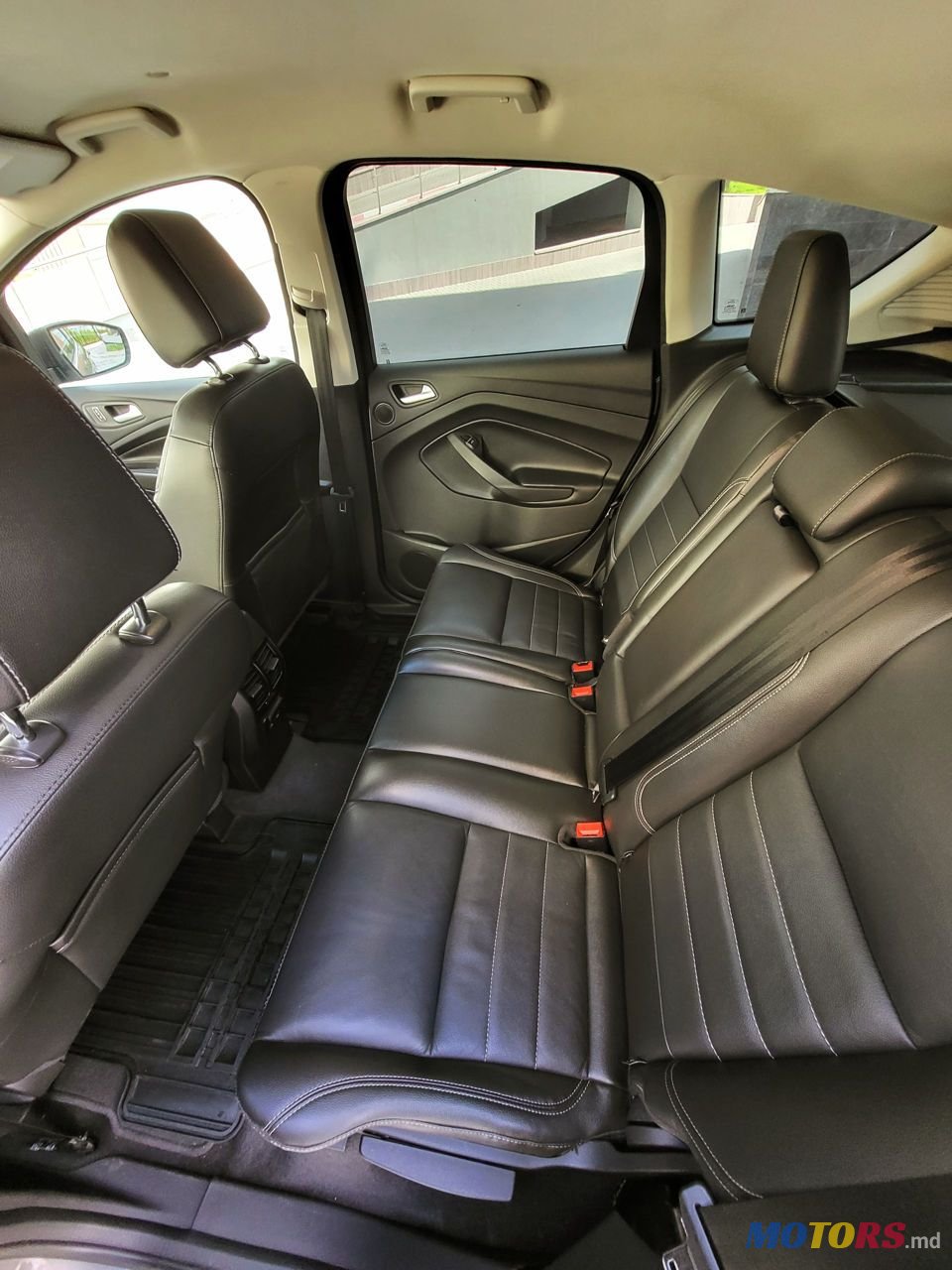 2013' Ford C-MAX photo #6