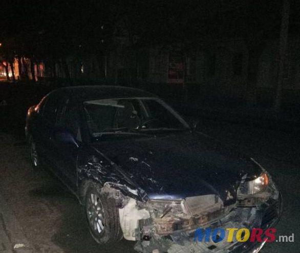 2002' Mitsubishi Carisma photo #1