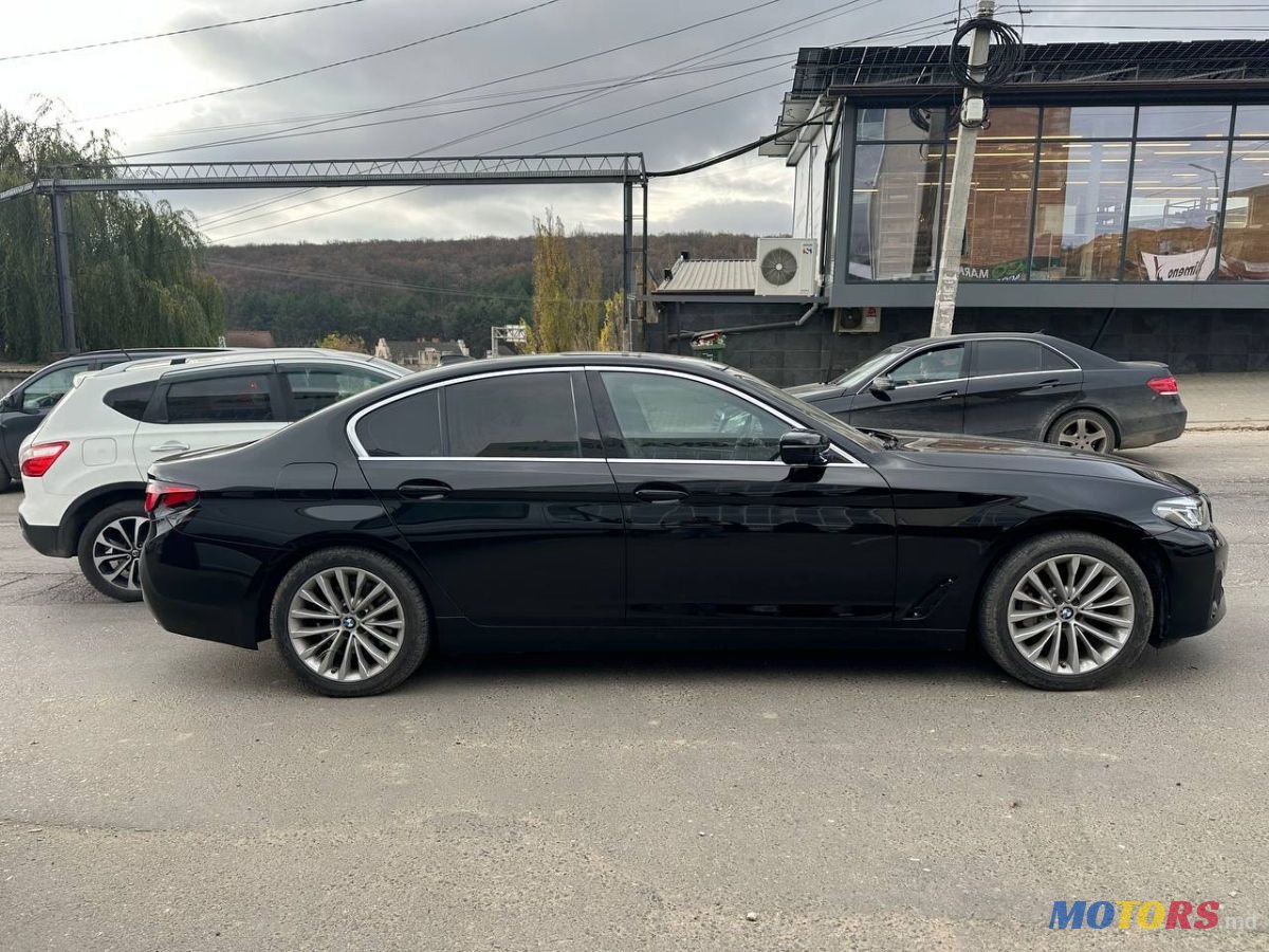 2021' BMW 5 Series photo #3