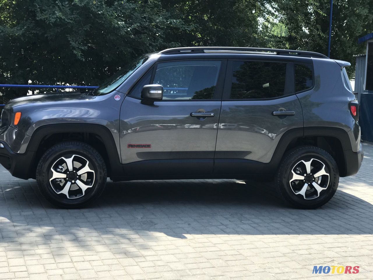 2019' Jeep Renegade photo #2
