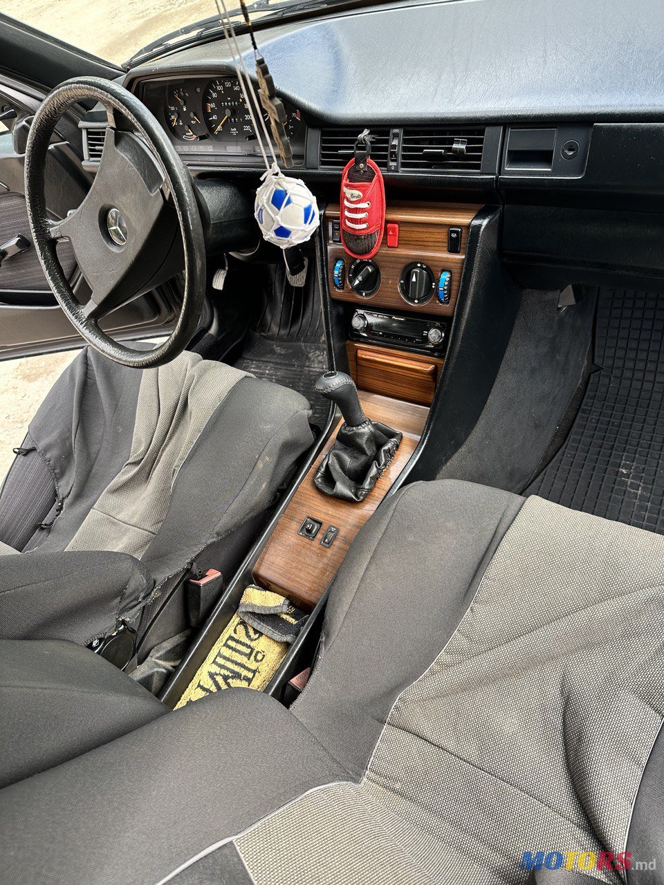 1991' Mercedes-Benz 230E photo #5