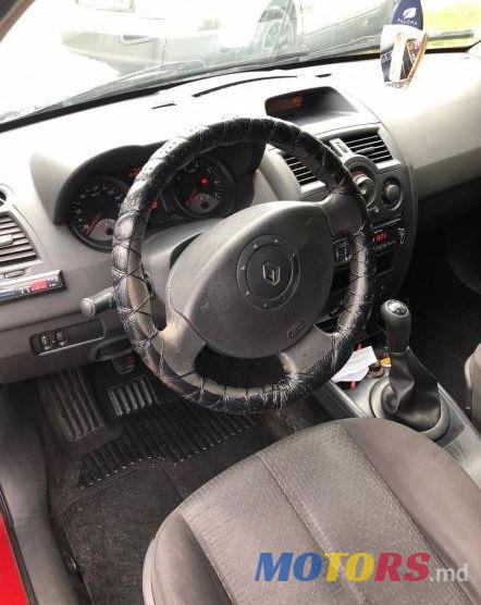 2004' Renault Megane photo #2