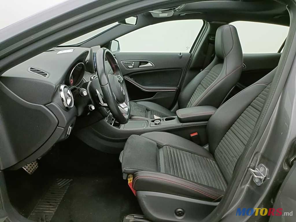 2018' Mercedes-Benz GLA photo #3