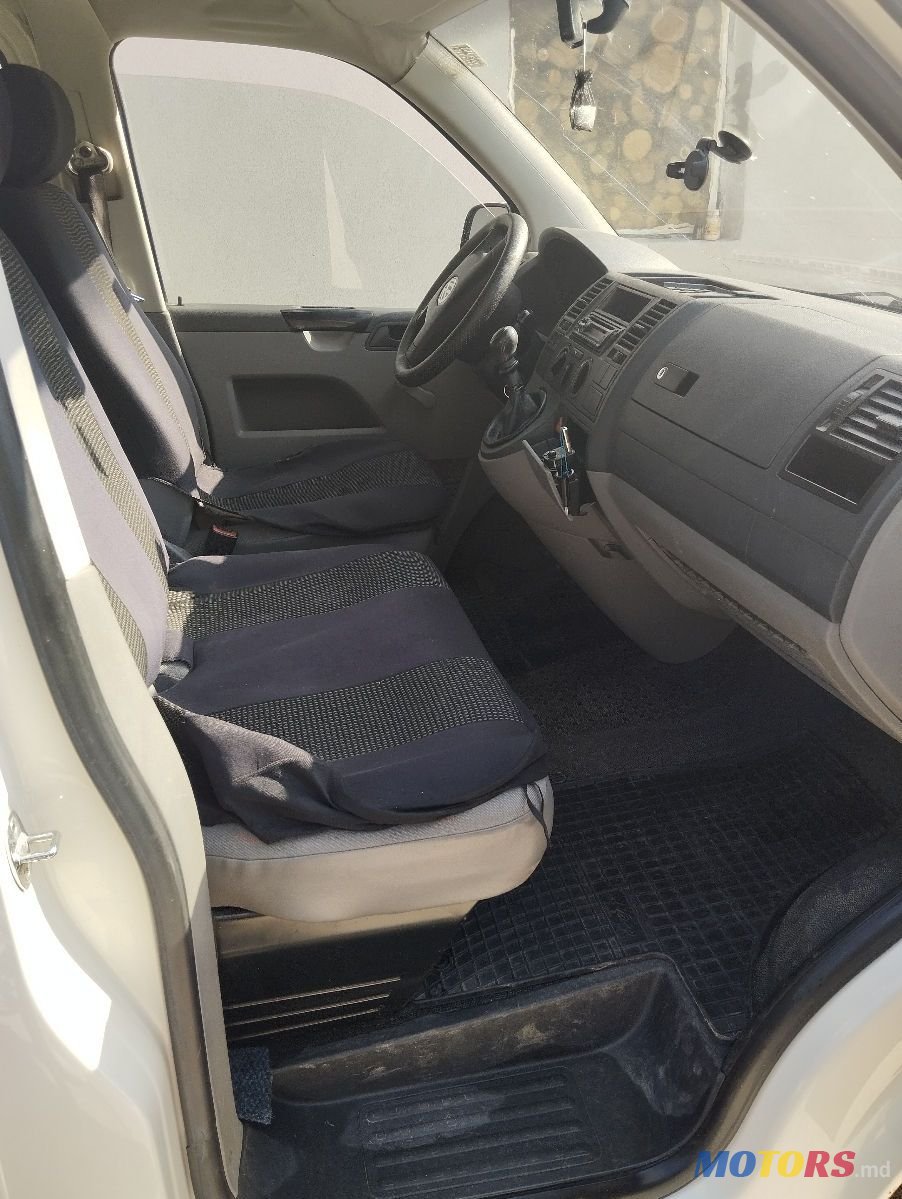 2006' Volkswagen Transporter photo #2