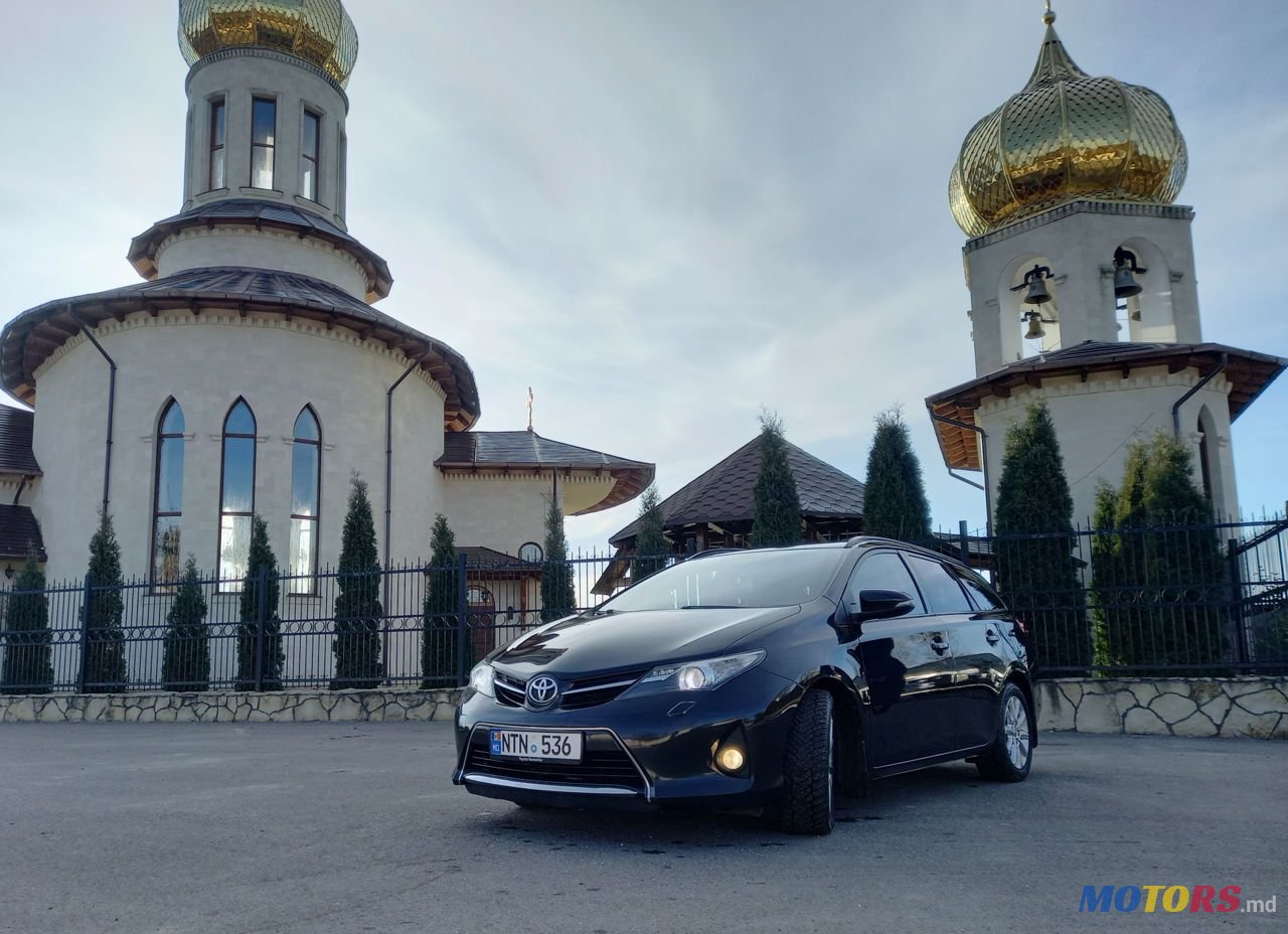 2014' Toyota Auris photo #1