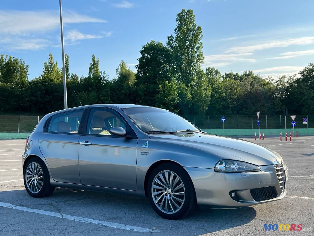 2006' Alfa Romeo 147 photo #1