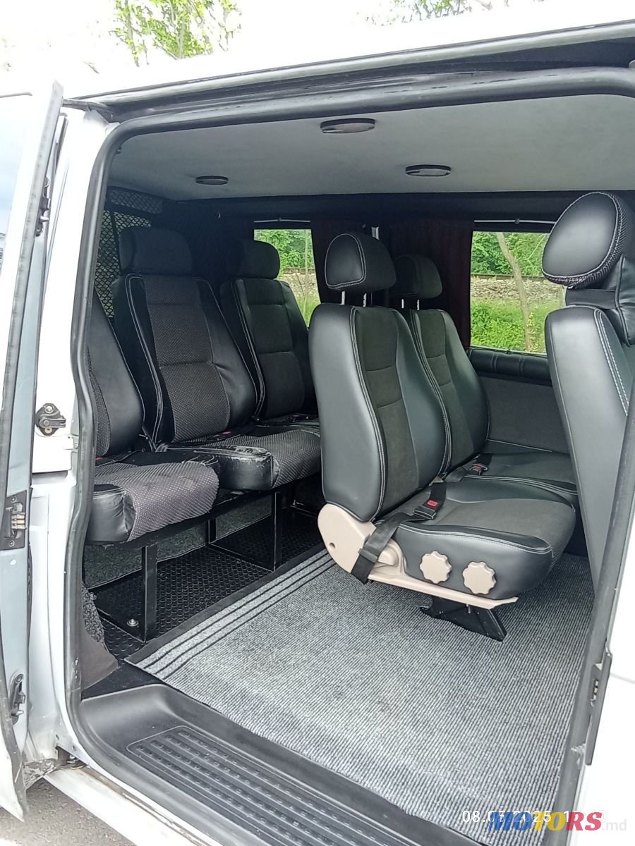 2004' Volkswagen Transporter photo #5