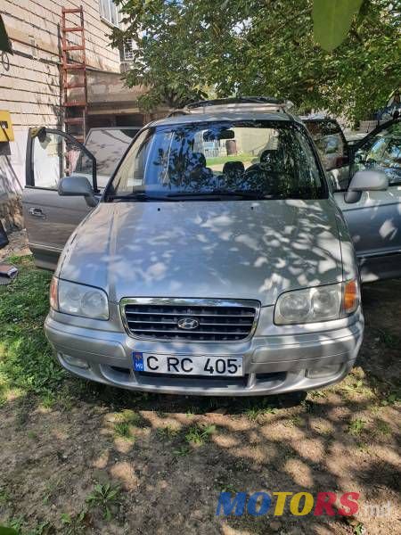 2003' Hyundai Trajet photo #2