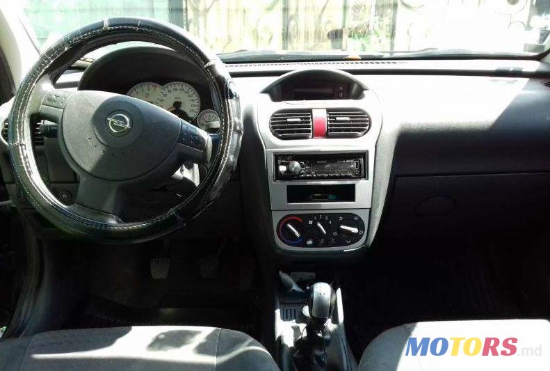 2005' Opel Corsa photo #1