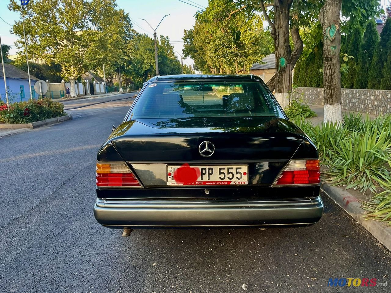 1993' Mercedes-Benz W124 photo #3