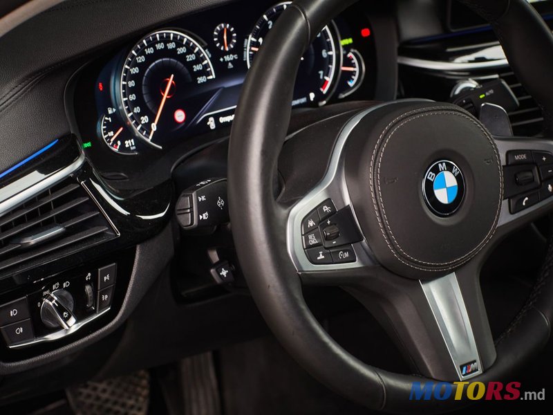 2017' BMW 5 Series photo #4