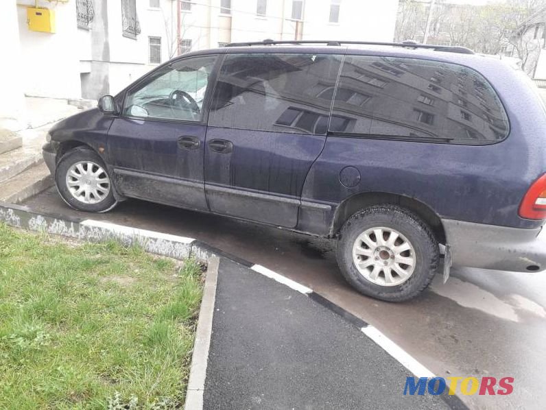 1998' Chrysler Grand Voyager photo #4