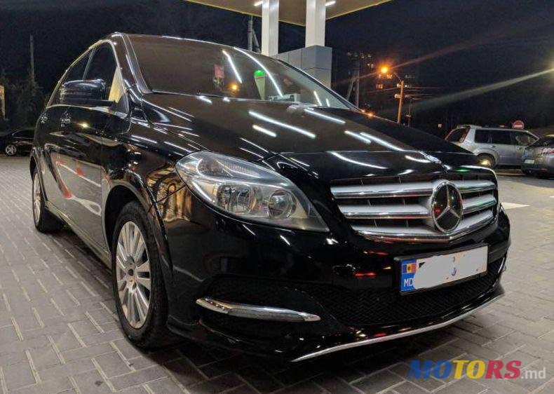 2014' Mercedes-Benz B photo #2