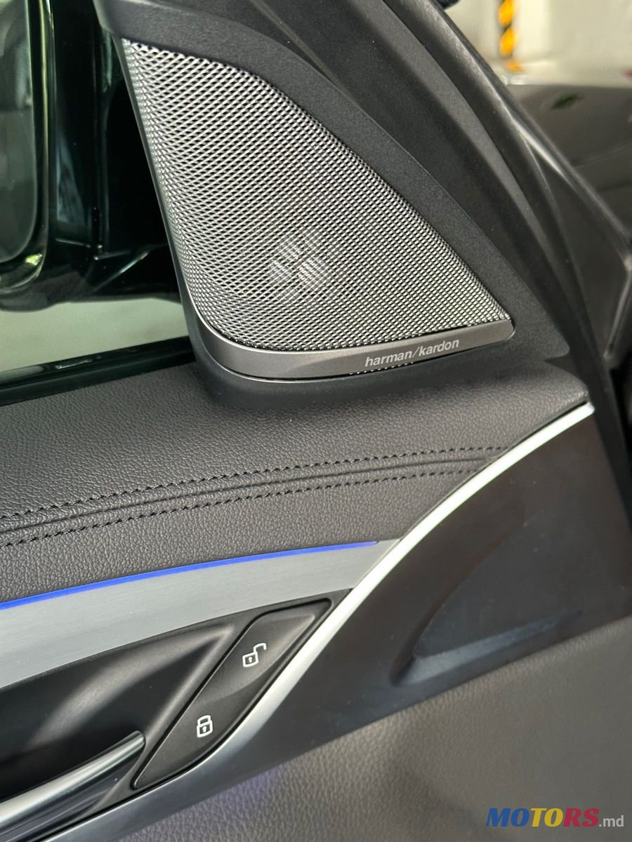 2018' BMW 5 Series photo #6