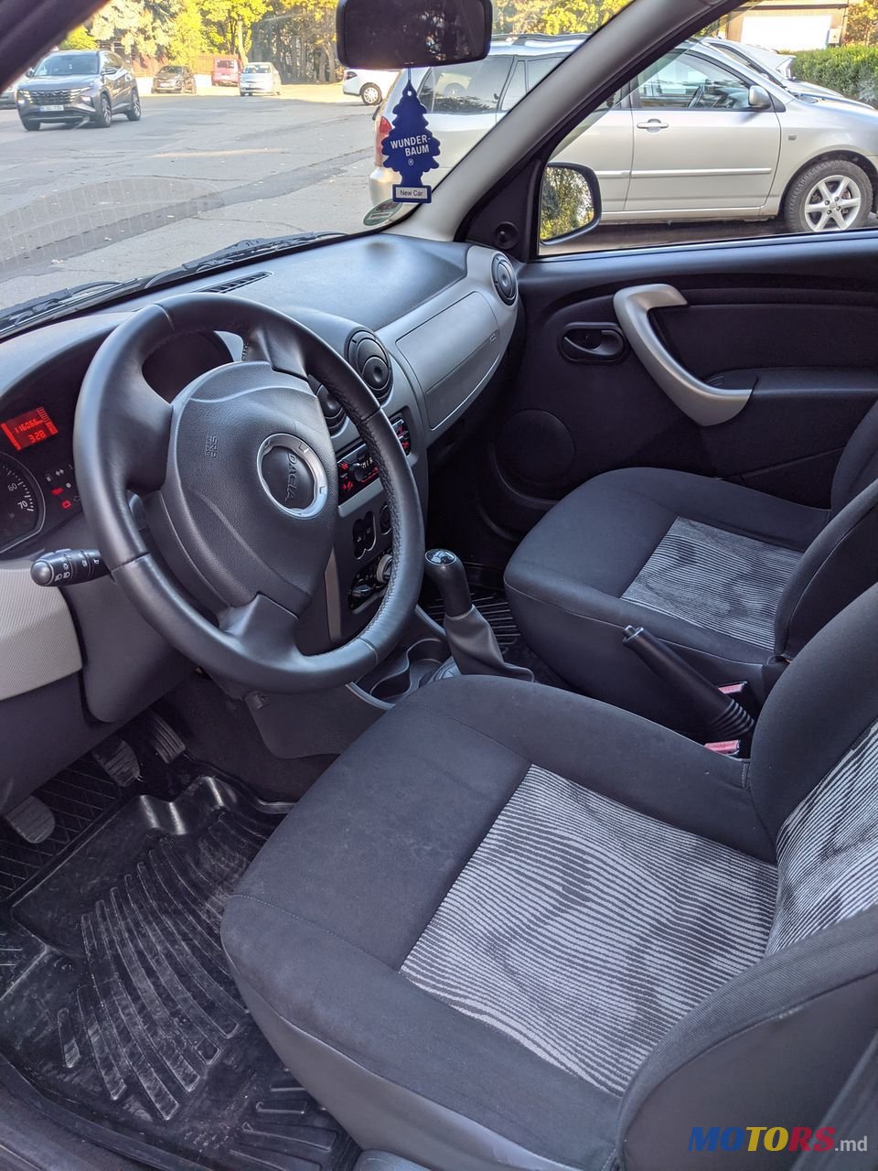 2009' Dacia Sandero photo #6