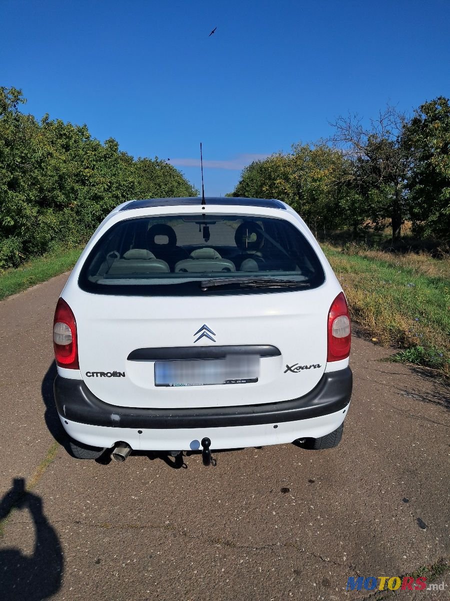 2004' Citroen C3 Picasso photo #2