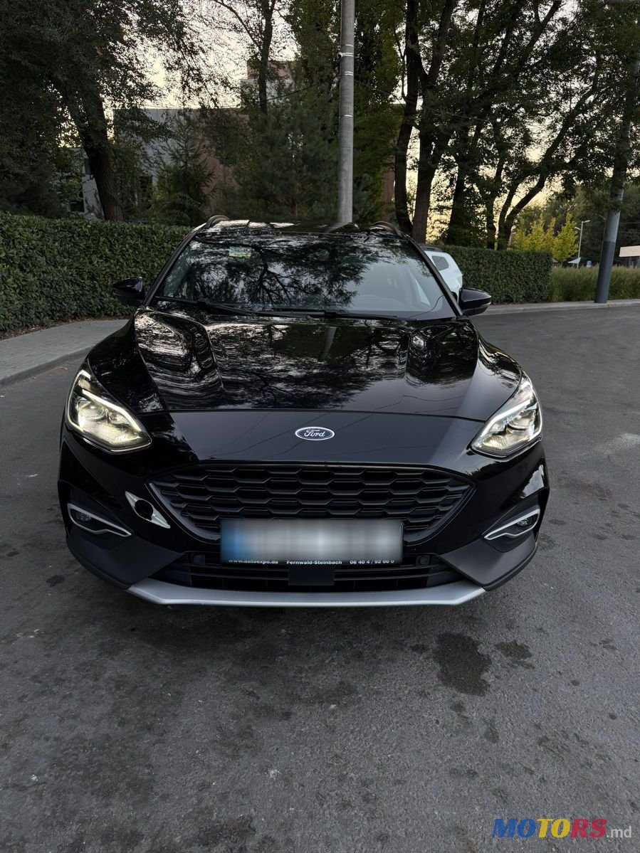 2020' Ford Focus photo #1