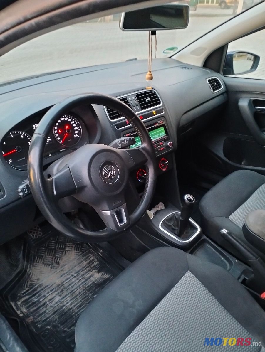 2012' Volkswagen Polo photo #3