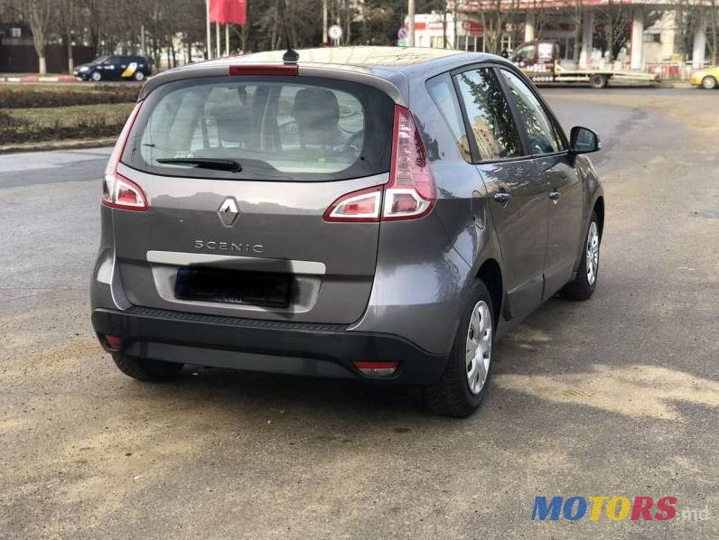 2010' Renault Scenic photo #4