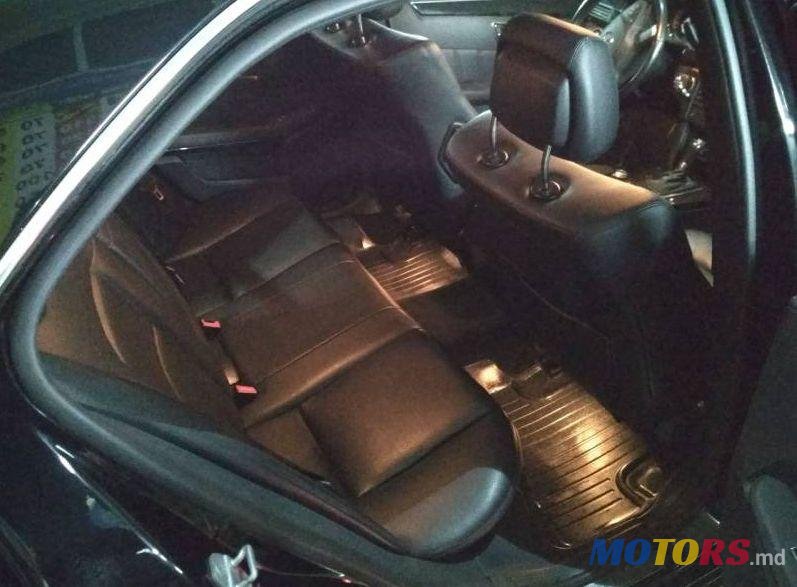 2011' Mercedes-Benz E photo #2