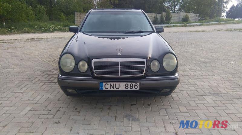 1998' Mercedes-Benz E-Class photo #2
