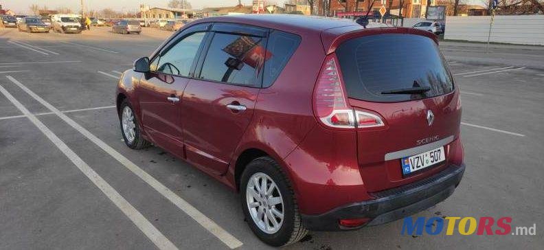 2010' Renault Scenic photo #1