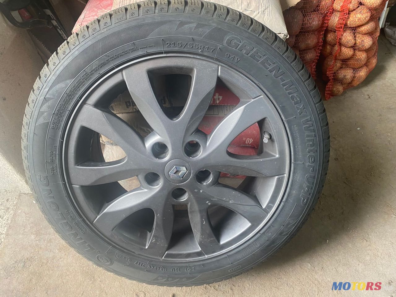 2013' Renault Laguna photo #5