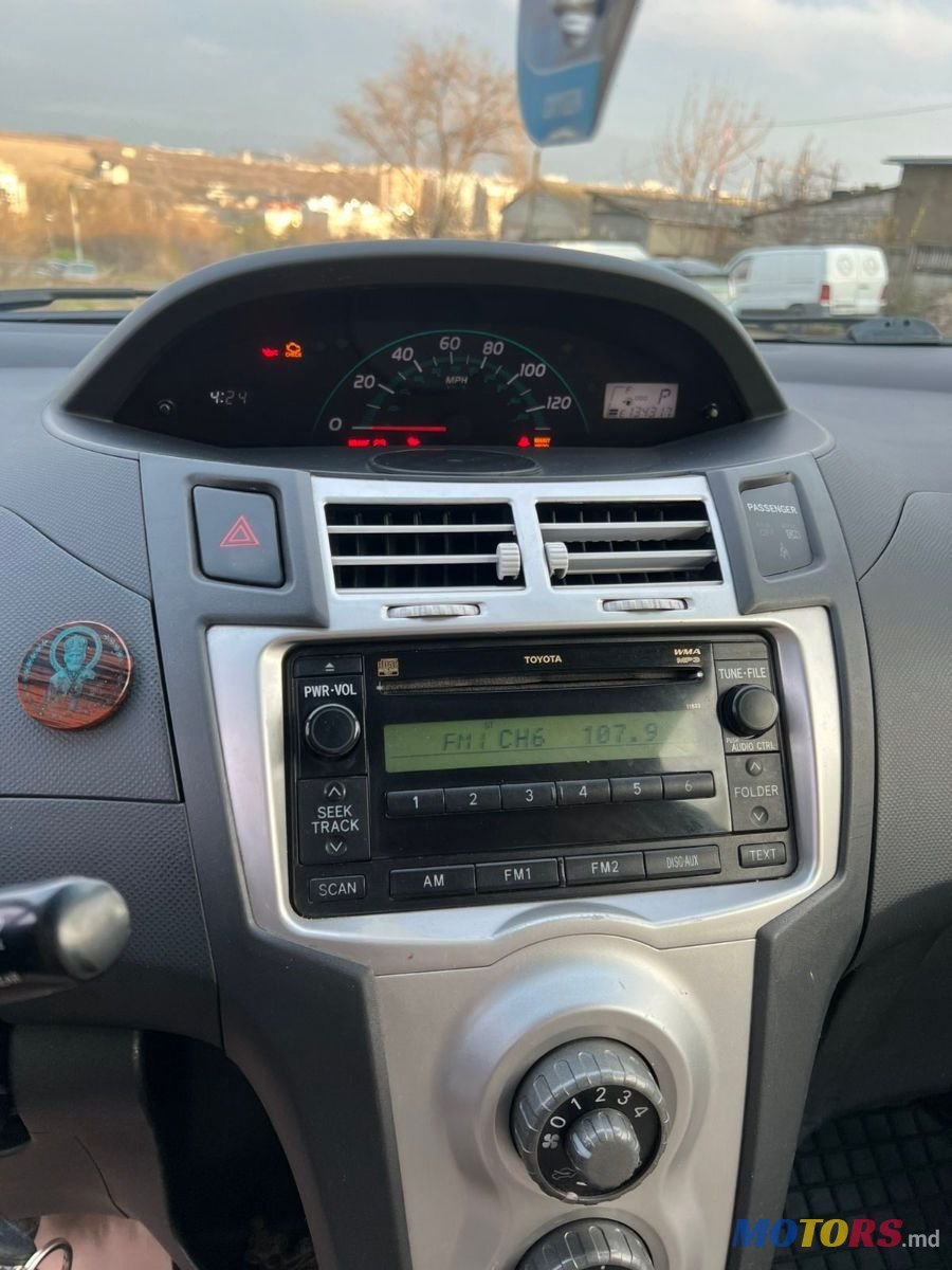 2008' Toyota Yaris photo #1