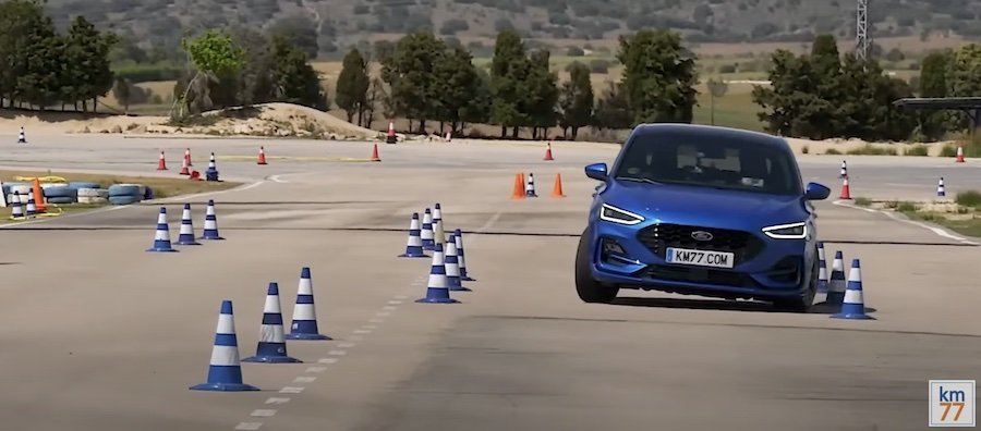 Испанские специалисты устроили «лосиный тест» для Ford Focus – видео