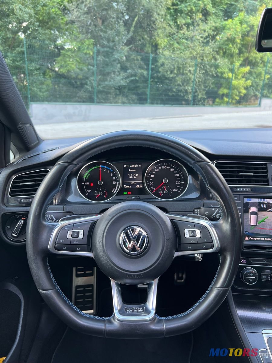 2015' Volkswagen Golf photo #6