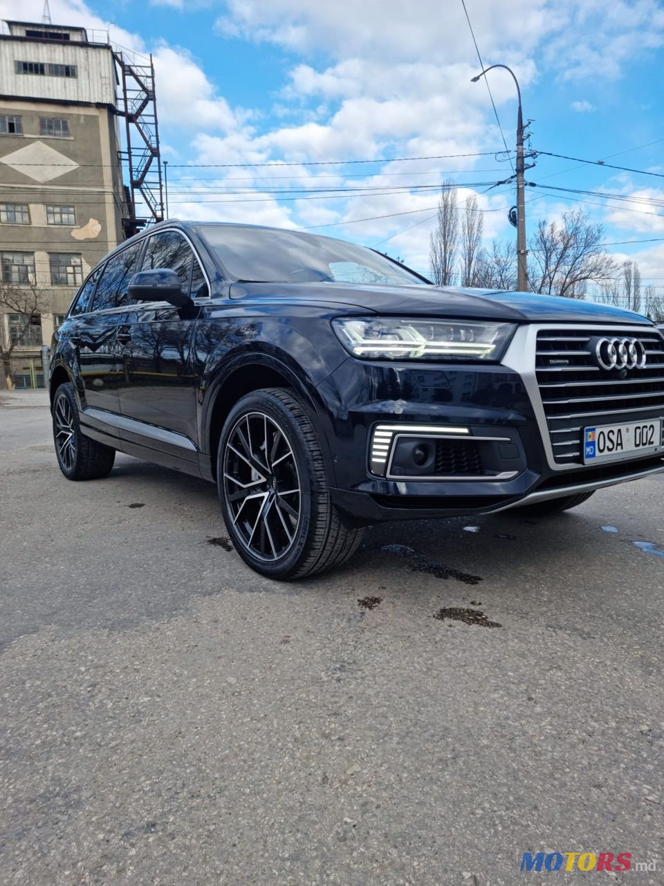 2016' Audi Q7 E-Tron photo #5