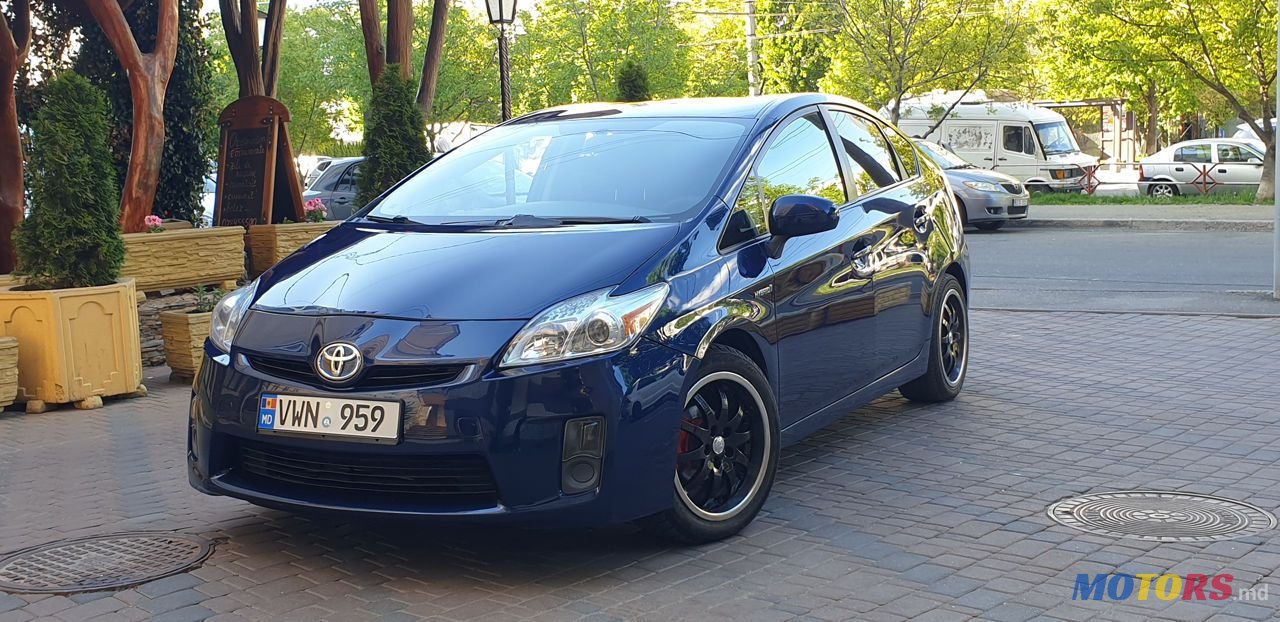 2010' Toyota Prius photo #2