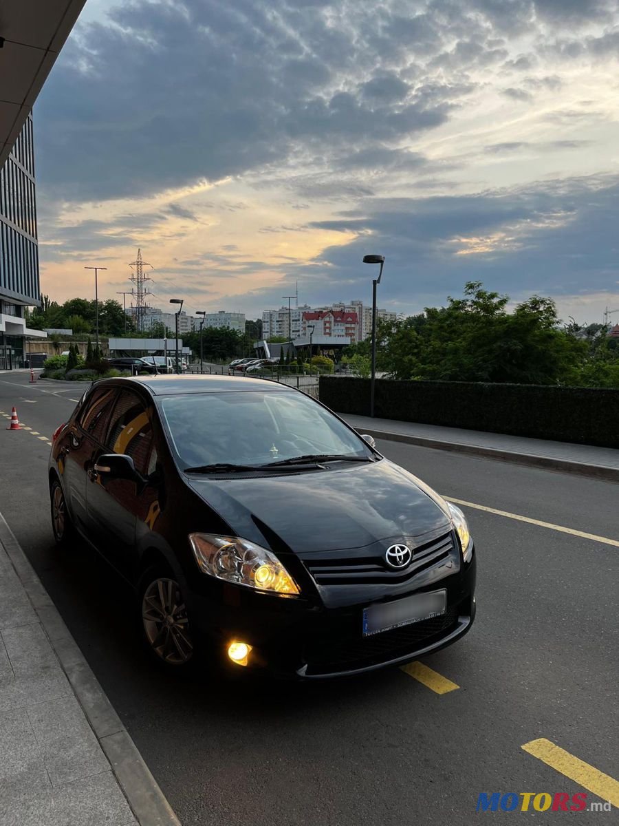 2010' Toyota Auris photo #1