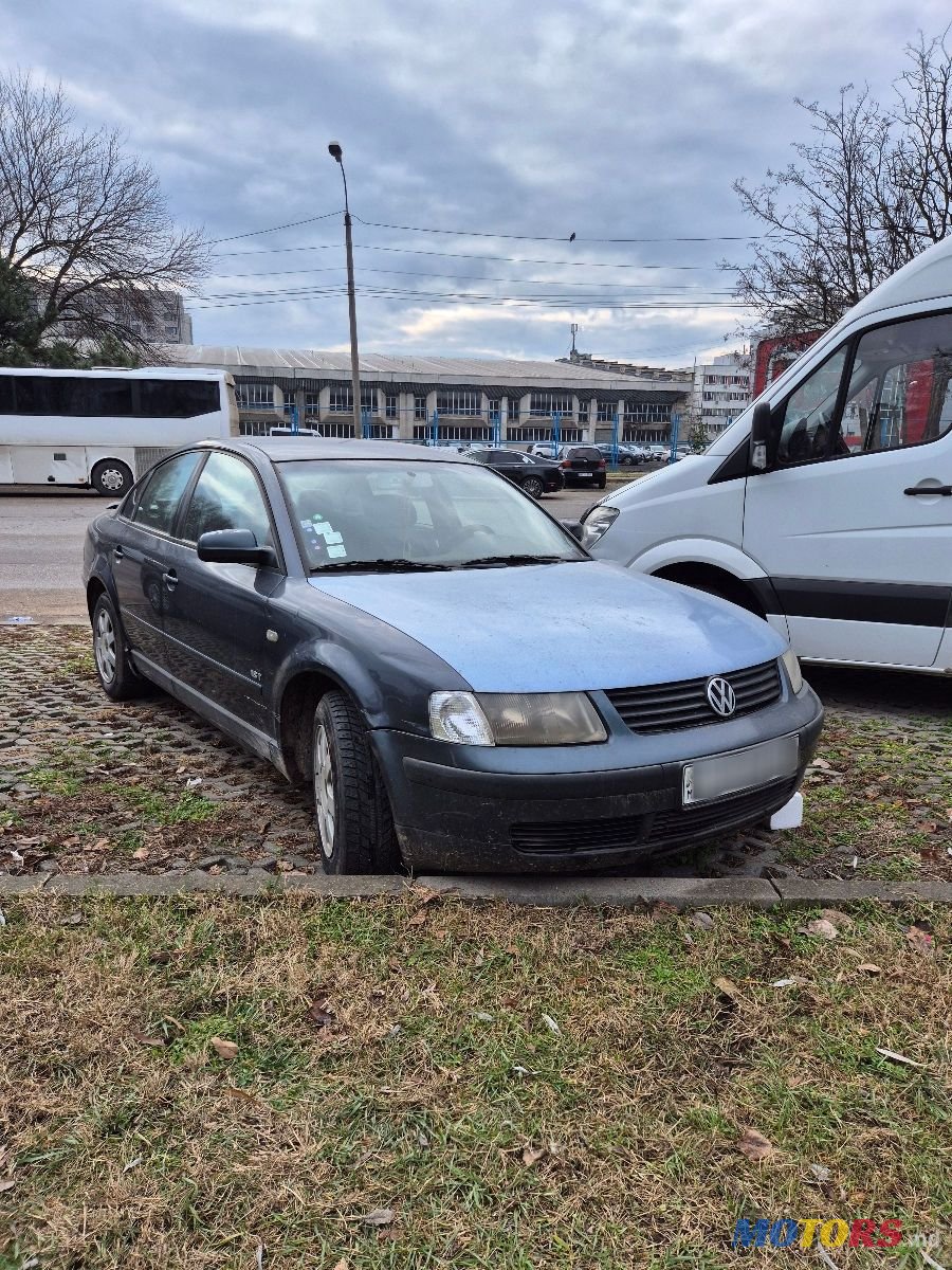 2000' Volkswagen Passat photo #1
