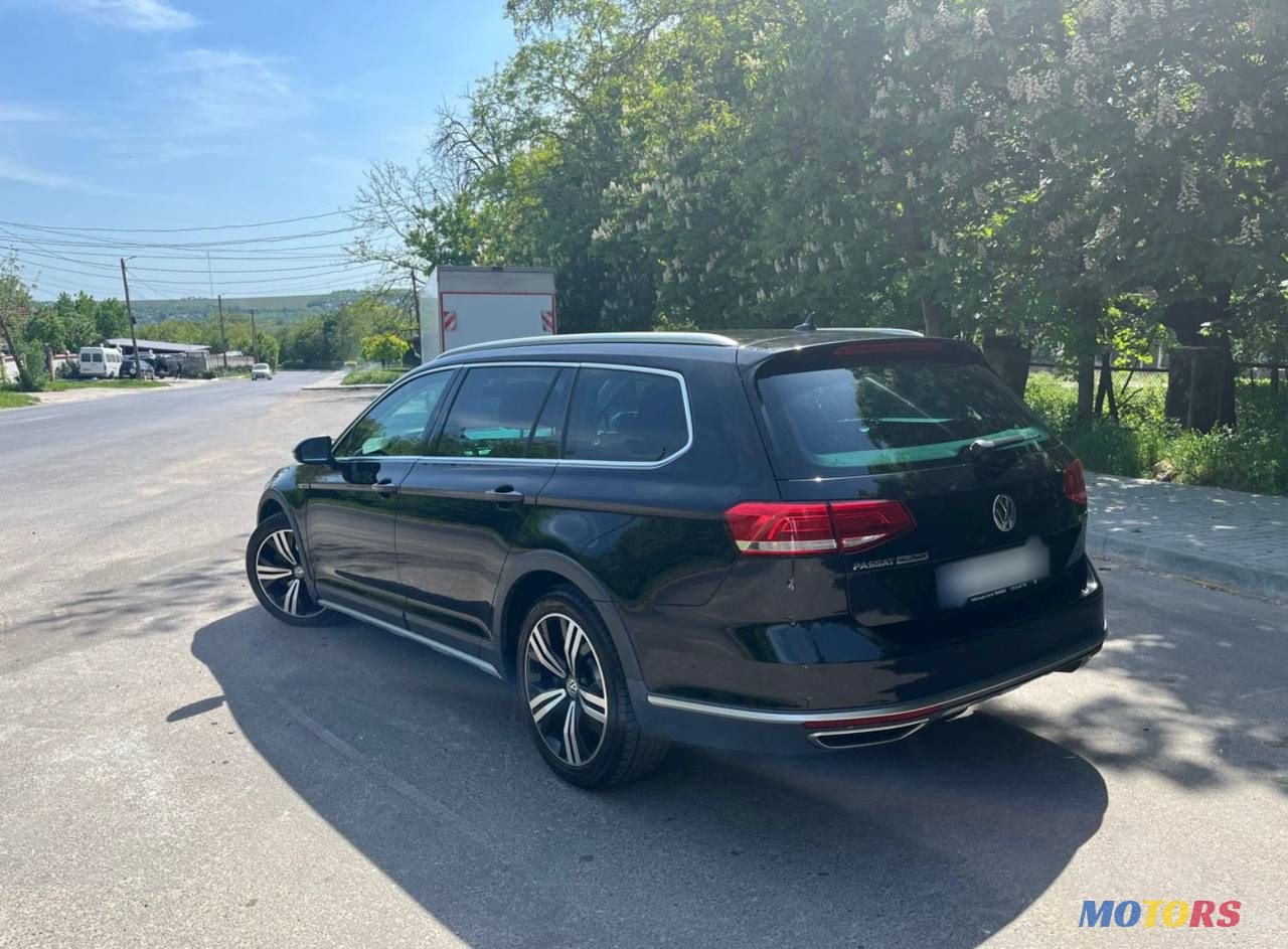 2019' Volkswagen Passat photo #4