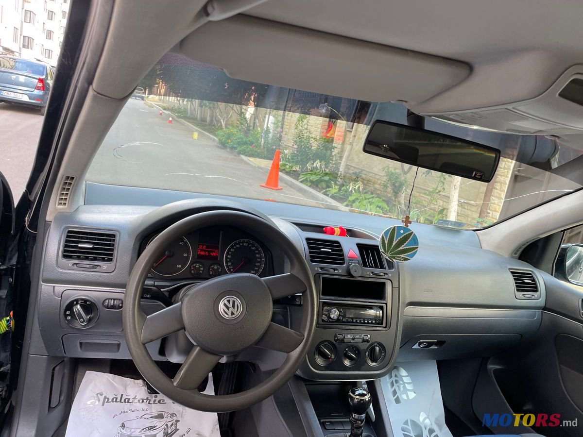 2005' Volkswagen Golf photo #5