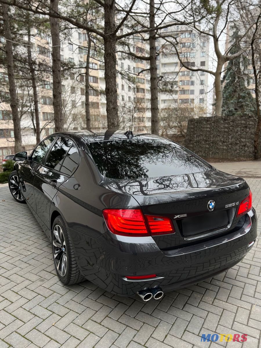 2015' BMW 5 Series photo #4