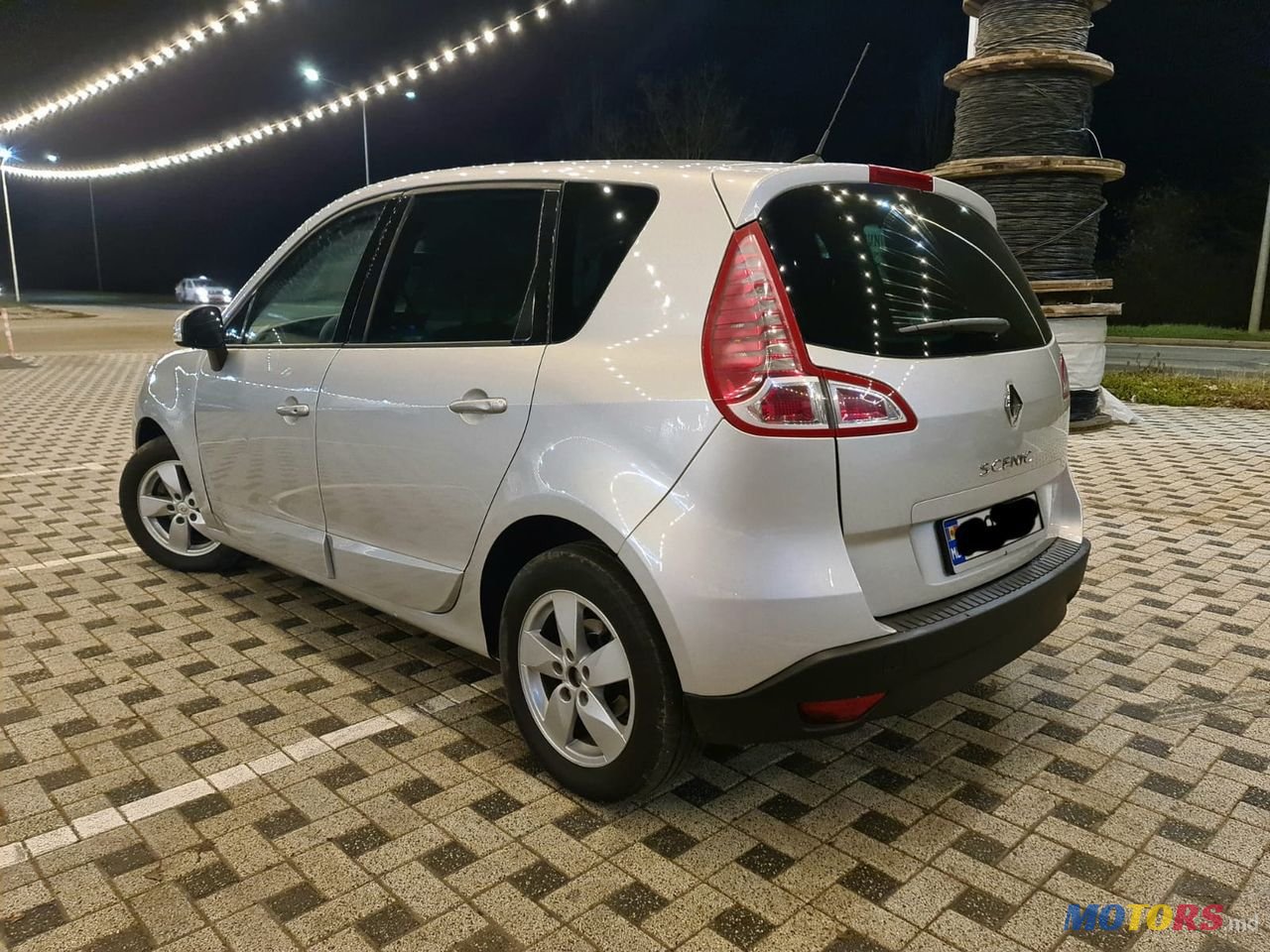 2010' Renault Scenic photo #4