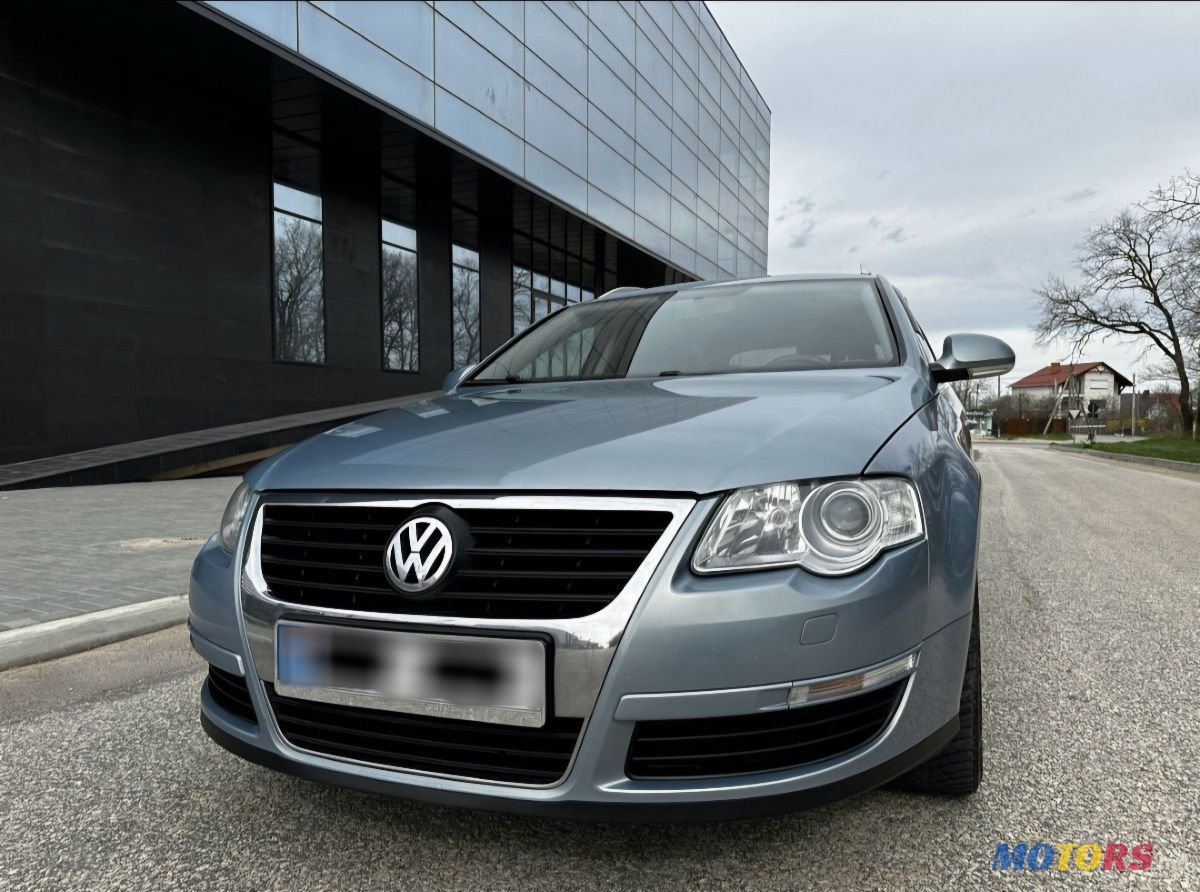 2010' Volkswagen Passat photo #6