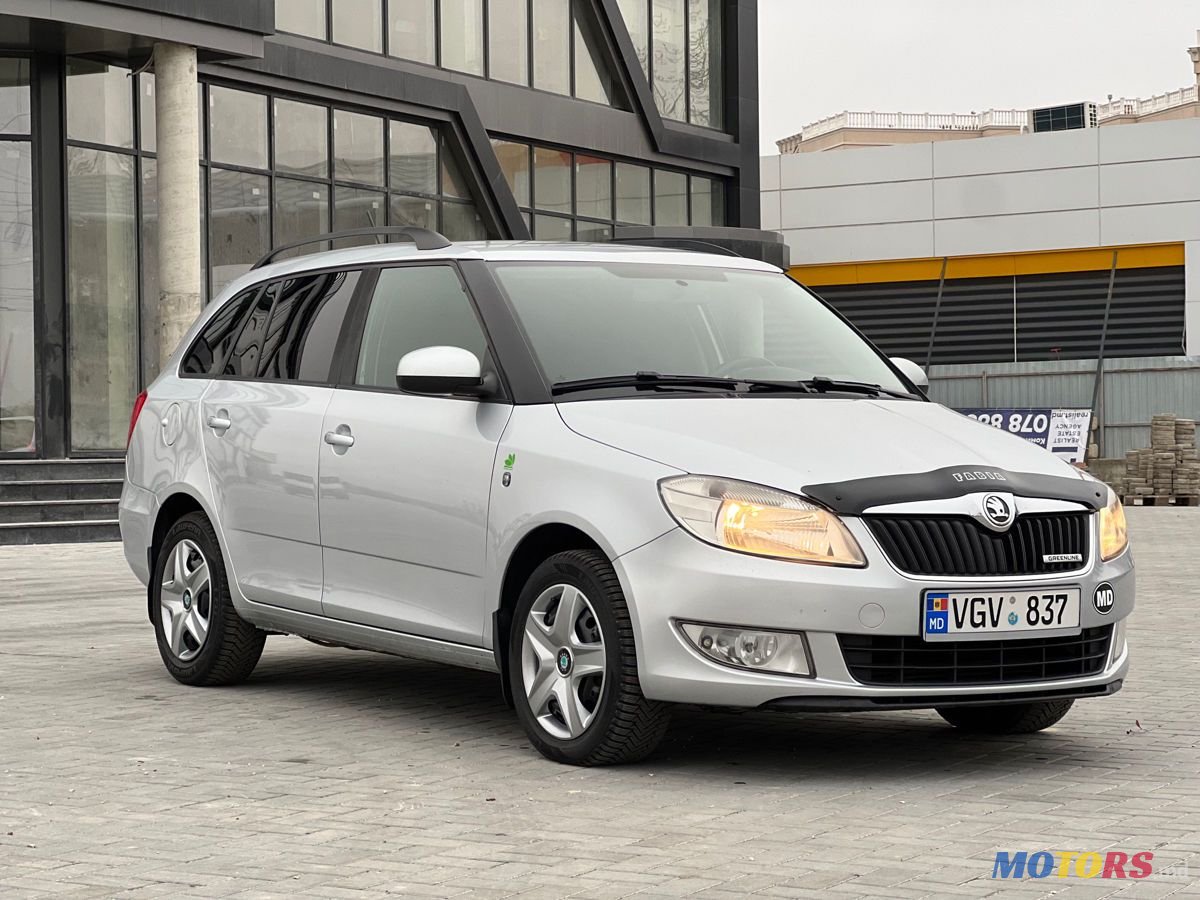 2013' Skoda Fabia photo #2