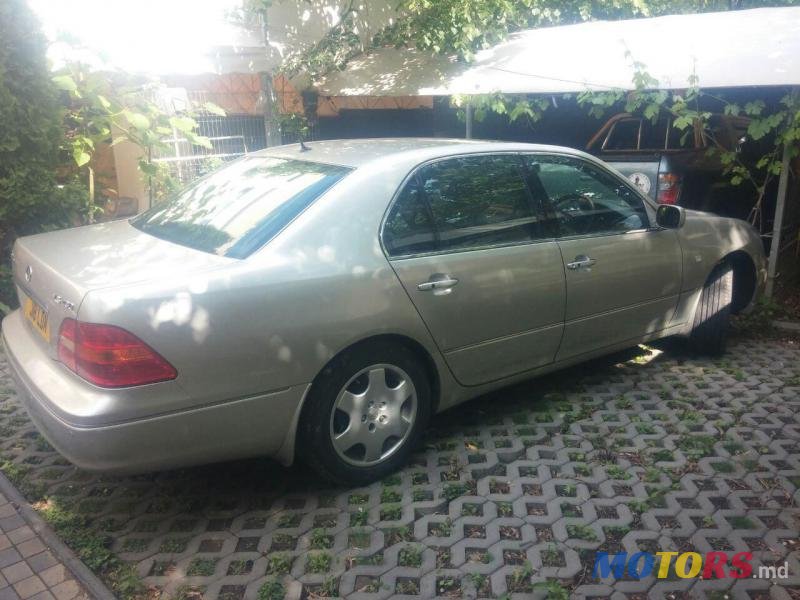 2002' Lexus LS 400 photo #1