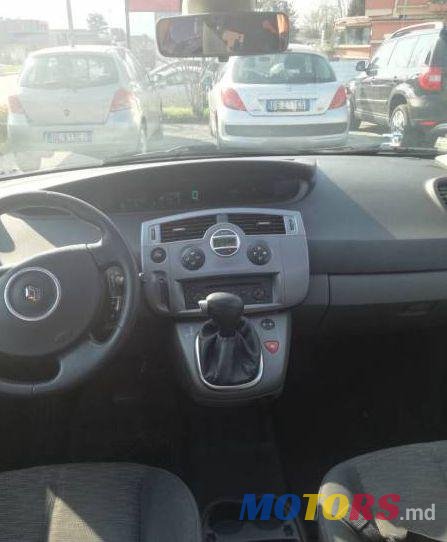 2007' Renault Grand Scenic photo #2