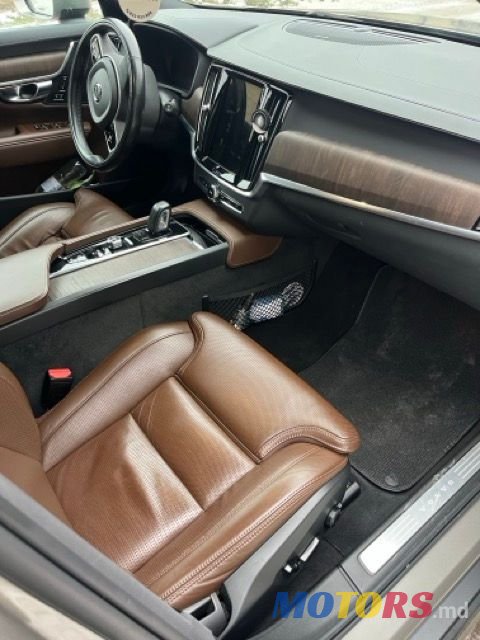 2020' Volvo V90 Cross Country photo #1