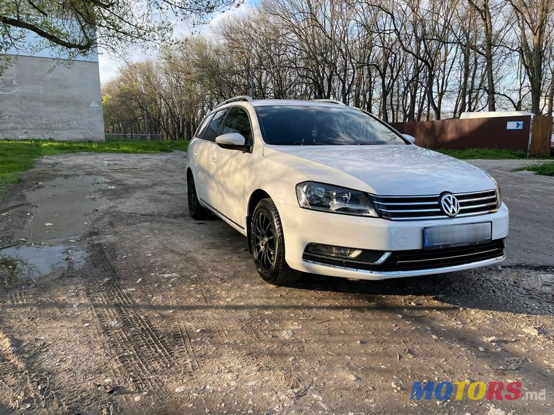 2012' Volkswagen Passat photo #1